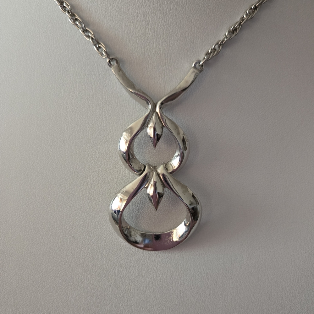 Vintage Crown Trifari Silver Tone Pendant Necklace--Ch-19", Pend-2.25"